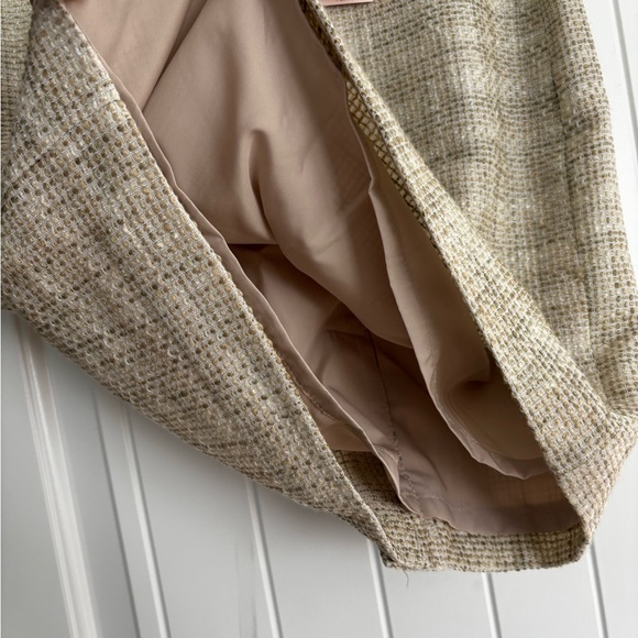 NWT Banana Republic Women's Beige Pencil Skirt - Picture 3 of 10